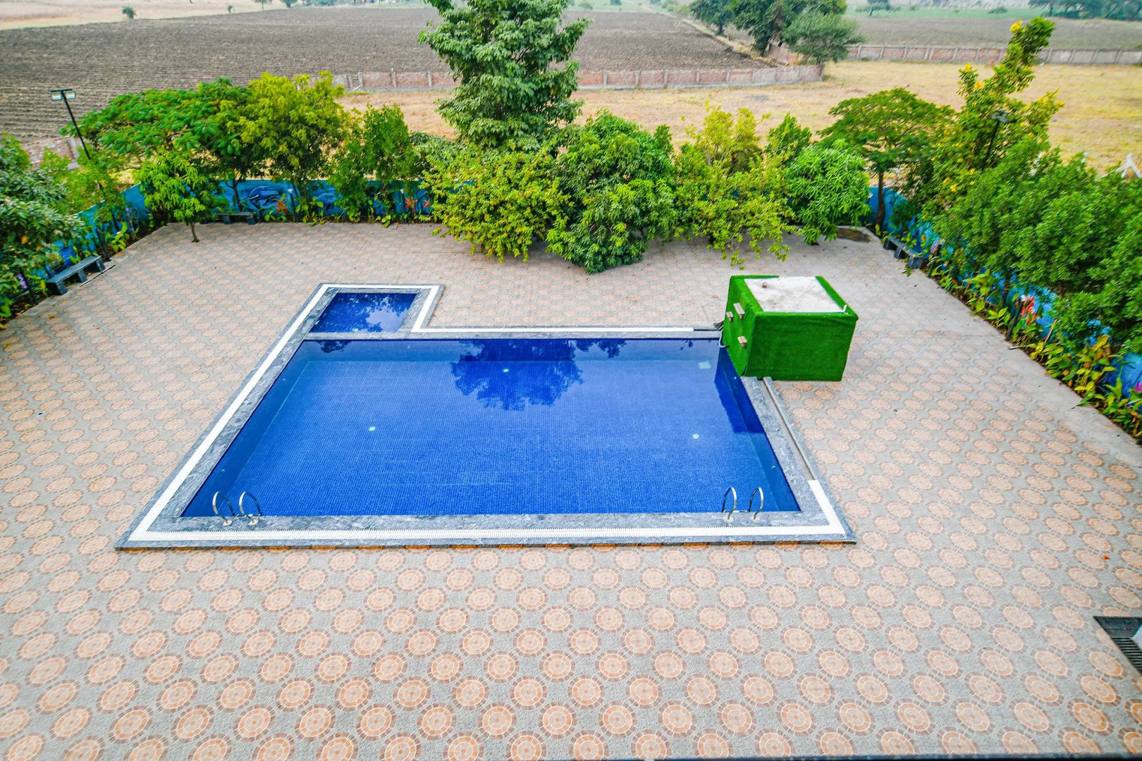 Fabhotel Celebrate Inn