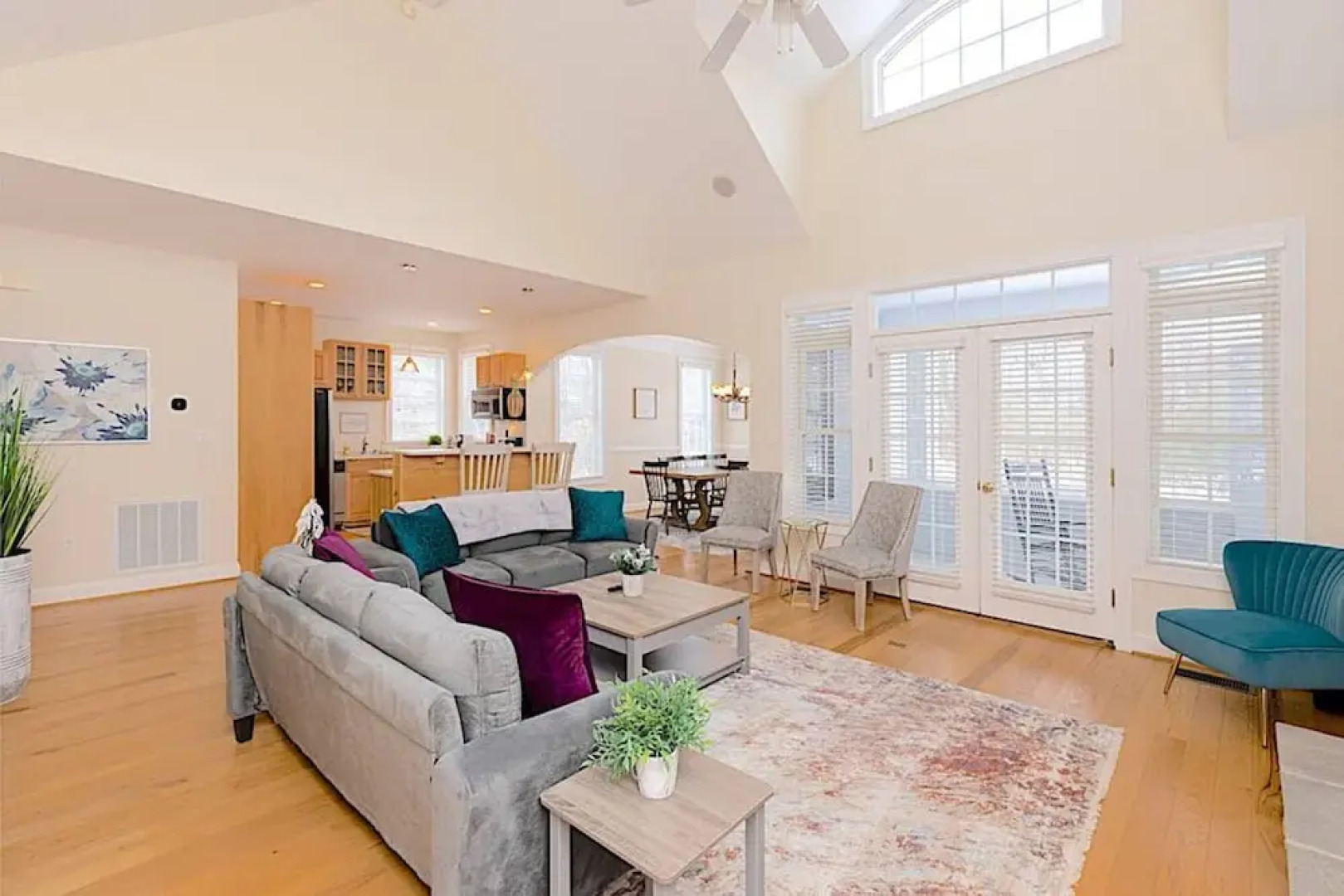 Stoney Creek Cottage Wintergreen w EV Charger