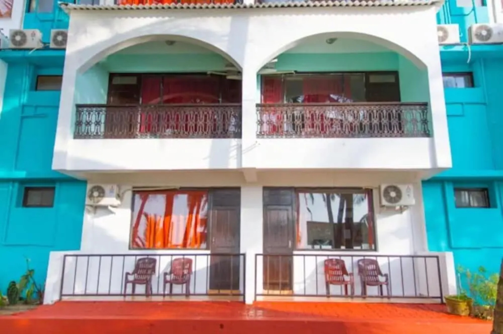 Swim Sea Beach Resort