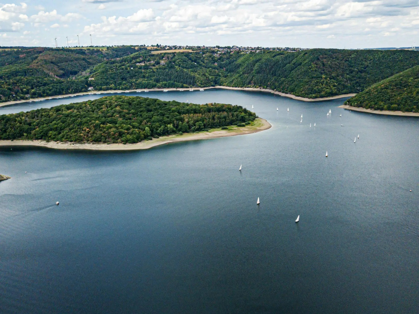 Semi Detached Nice Villa with Sauna near Lake