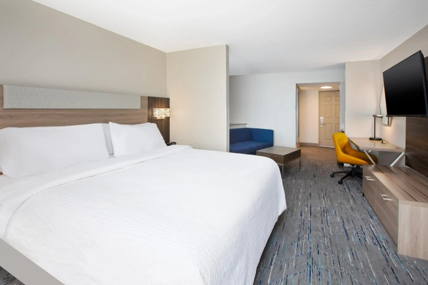 Holiday Inn Express & Suites Milwaukee Nw Park Place by IHG