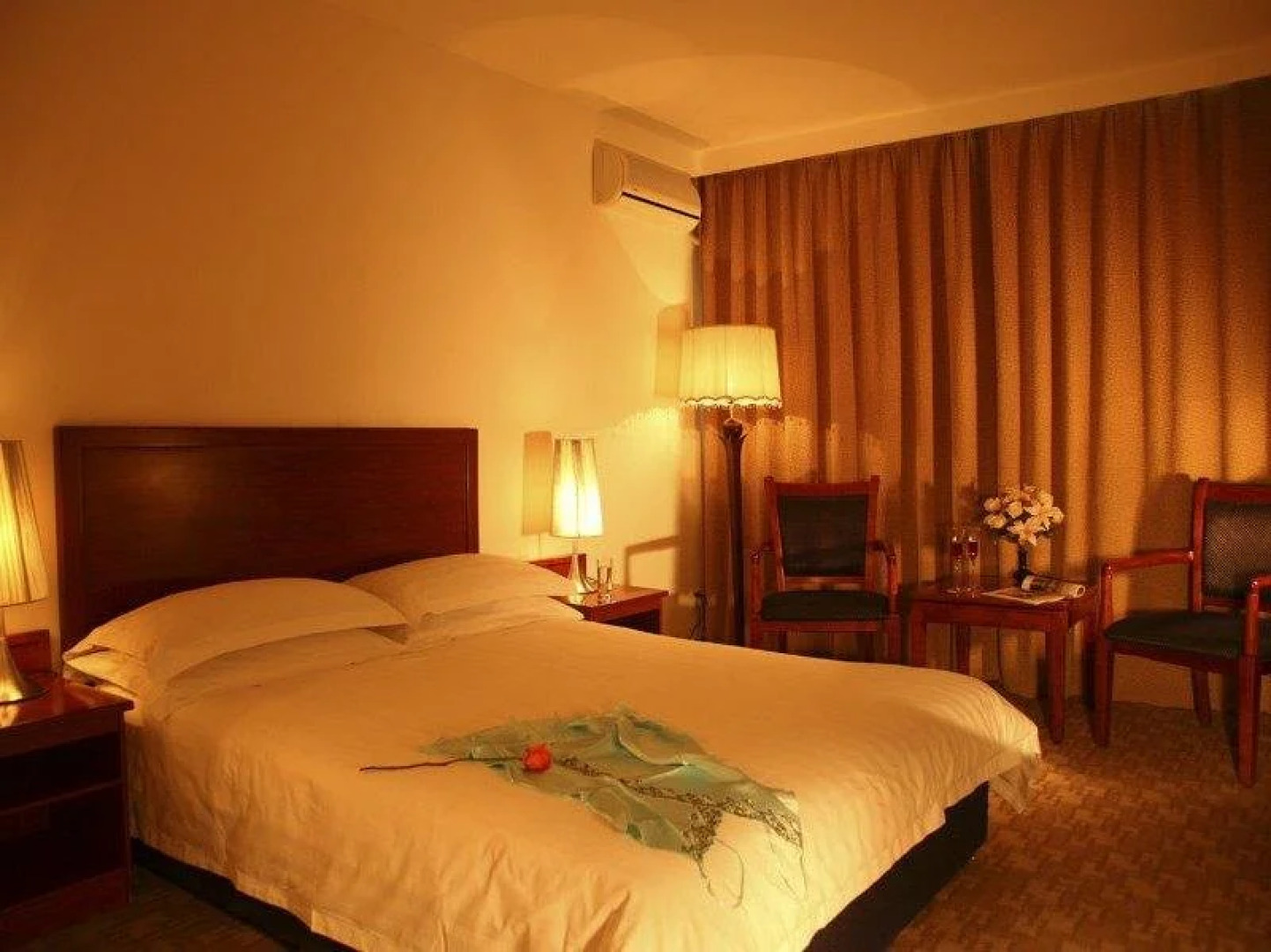 Huili Business Hotel