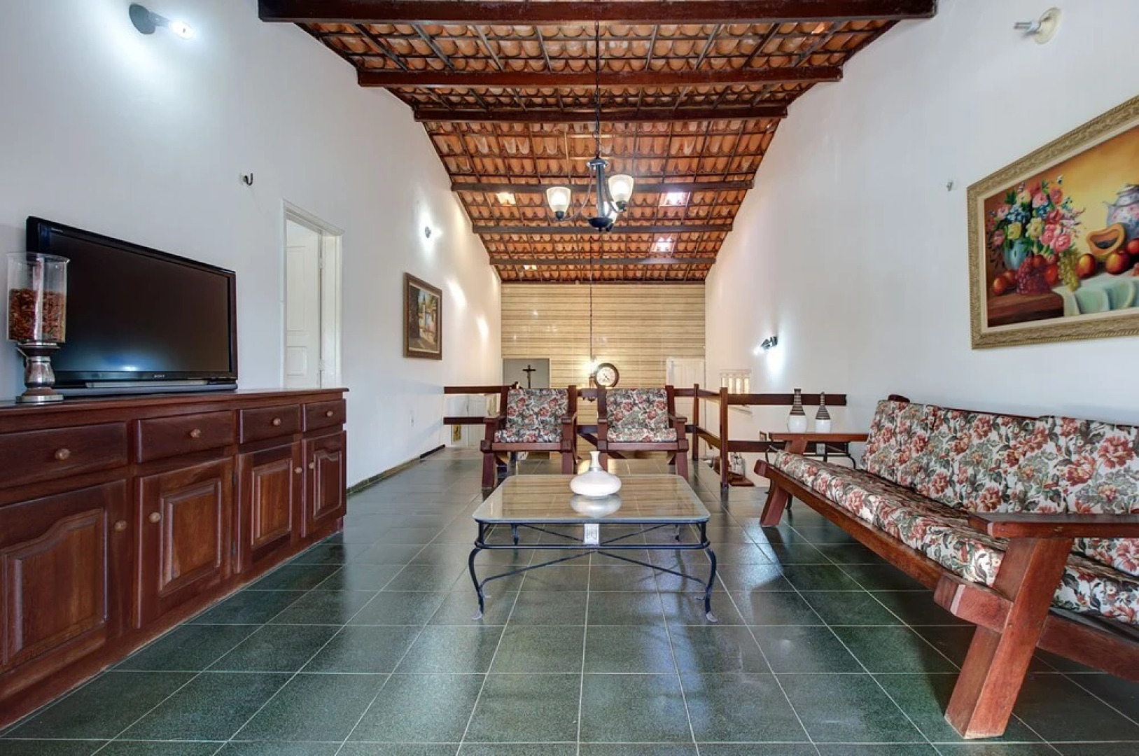 Casa com piscina privativa perto do mar