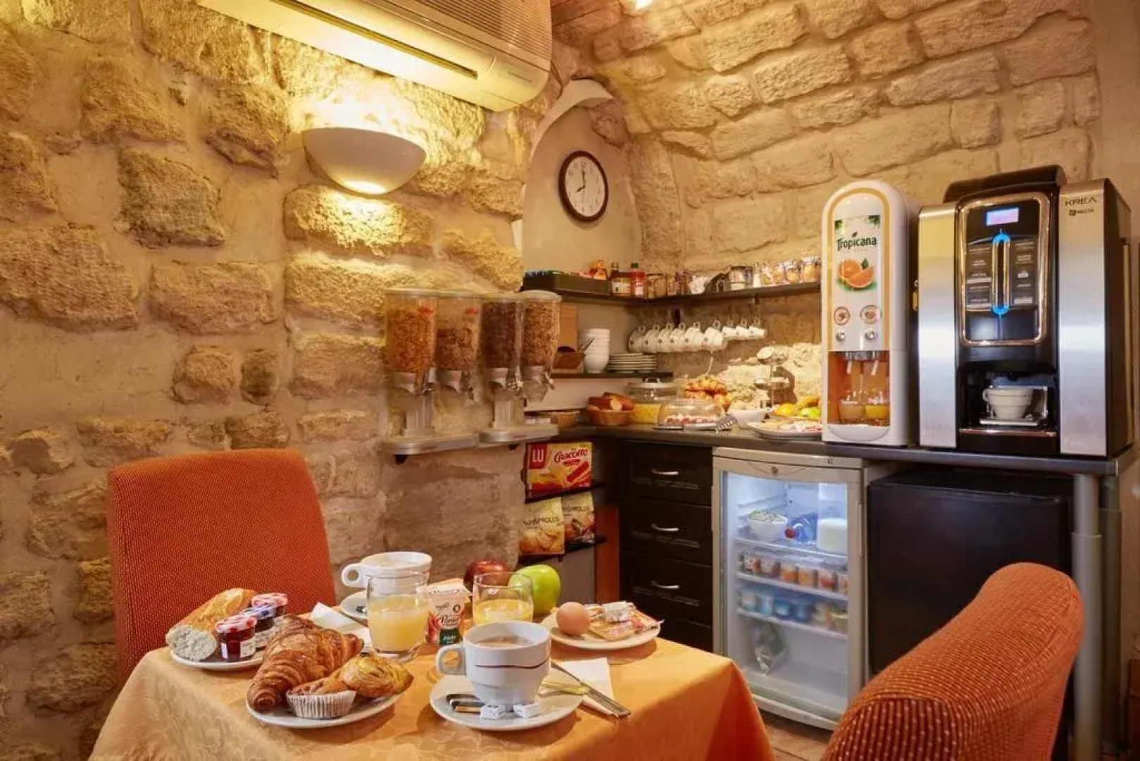 Austin's Saint Lazare Hotel