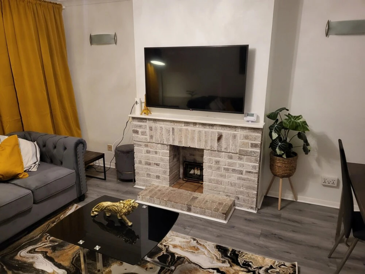 Charming 2-bed Apartment in Grays