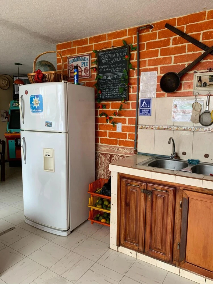 Flying Donkey Hostal - Hostel