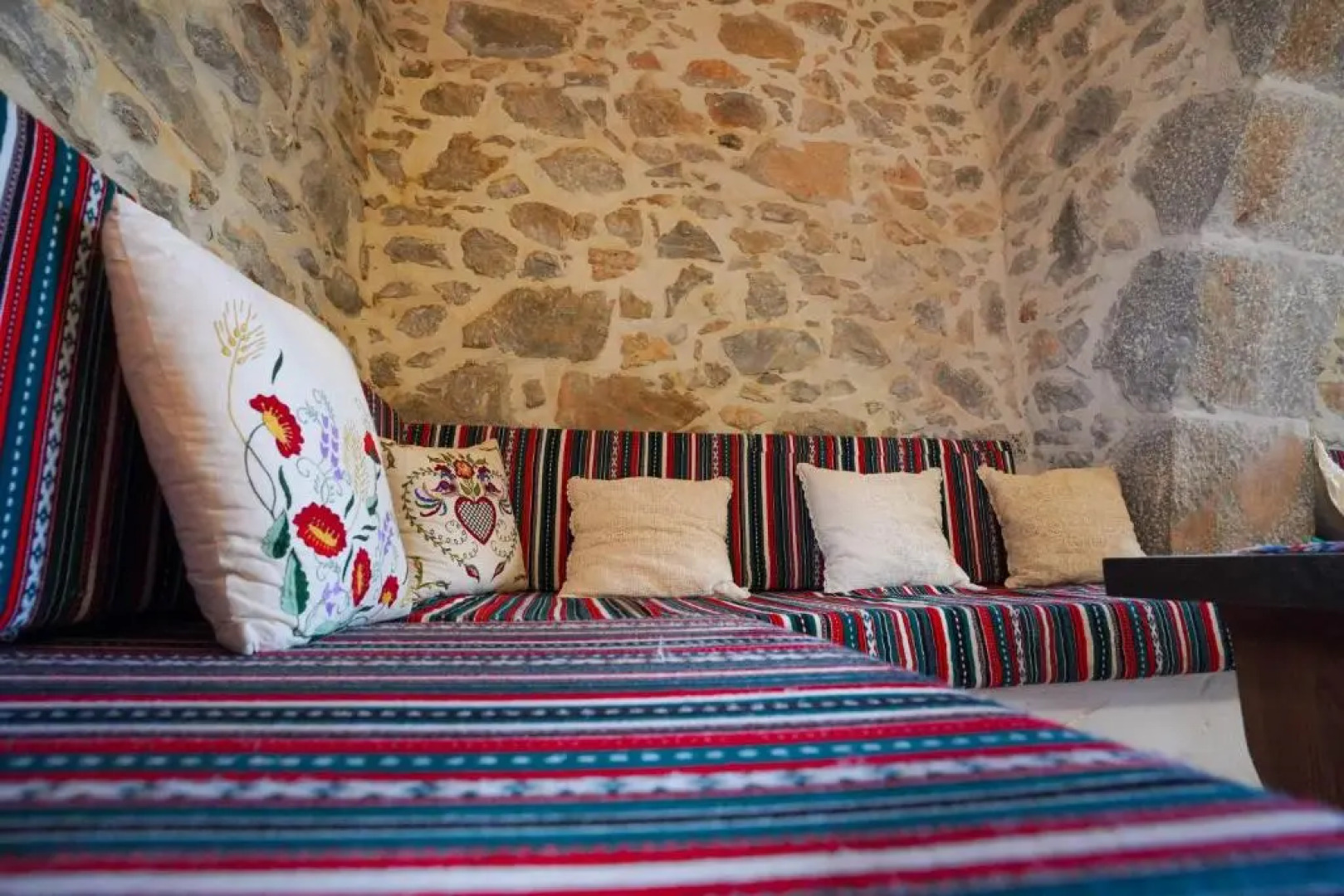 Unwind and Relax at the Vilaeti 1871 Retreat