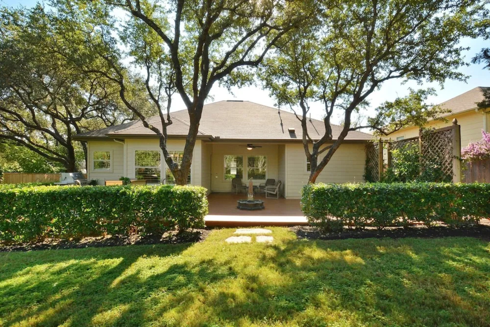 4BR 2BA Cottage at Lake Austin by RedAwning