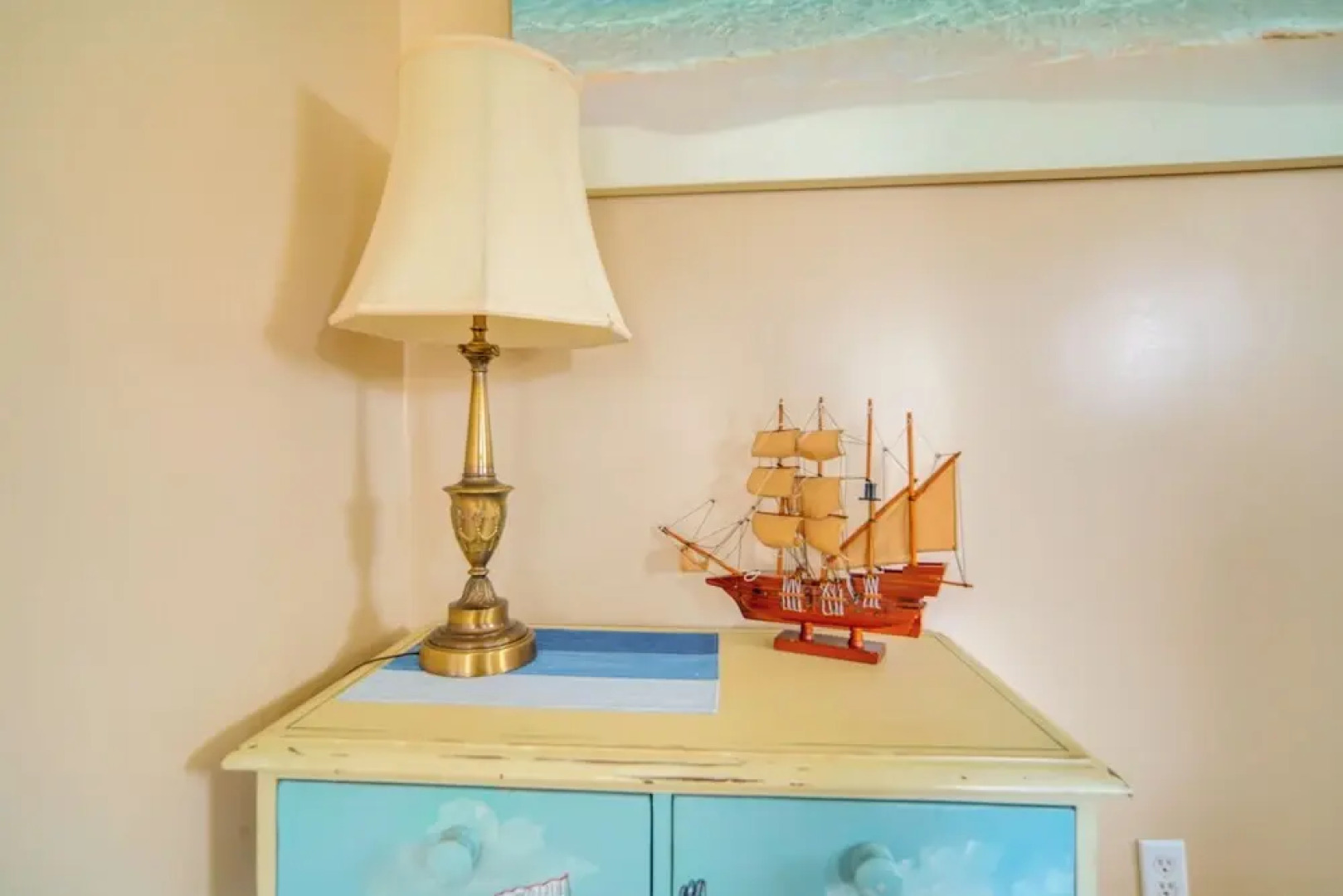 1 Block to Bridge Street: Lake Erie Vacation Home!