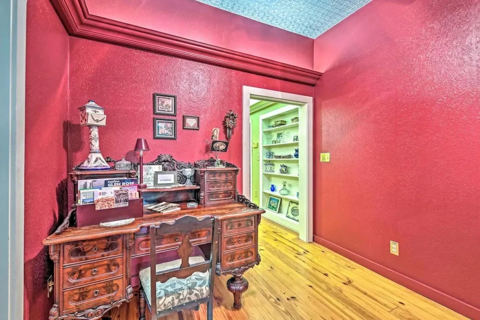 The Lilly House: Historic Glen Rose Home w/ Porch!