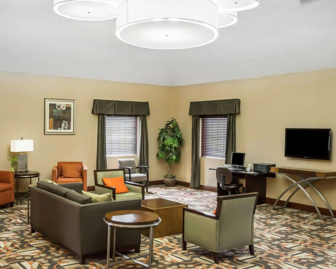 Comfort Inn & Suites Cincinnati Eastgate