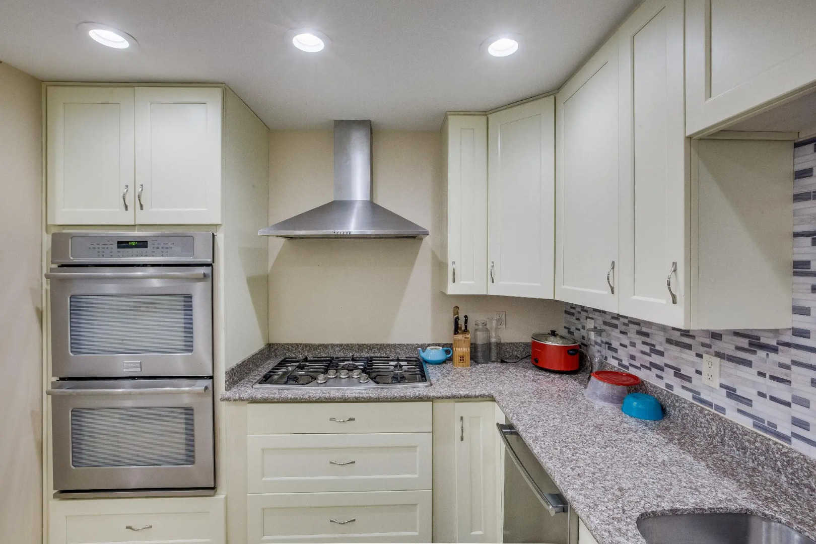 New Orleans Jazz Quarters - The French Quarters Unique Creole Hotel