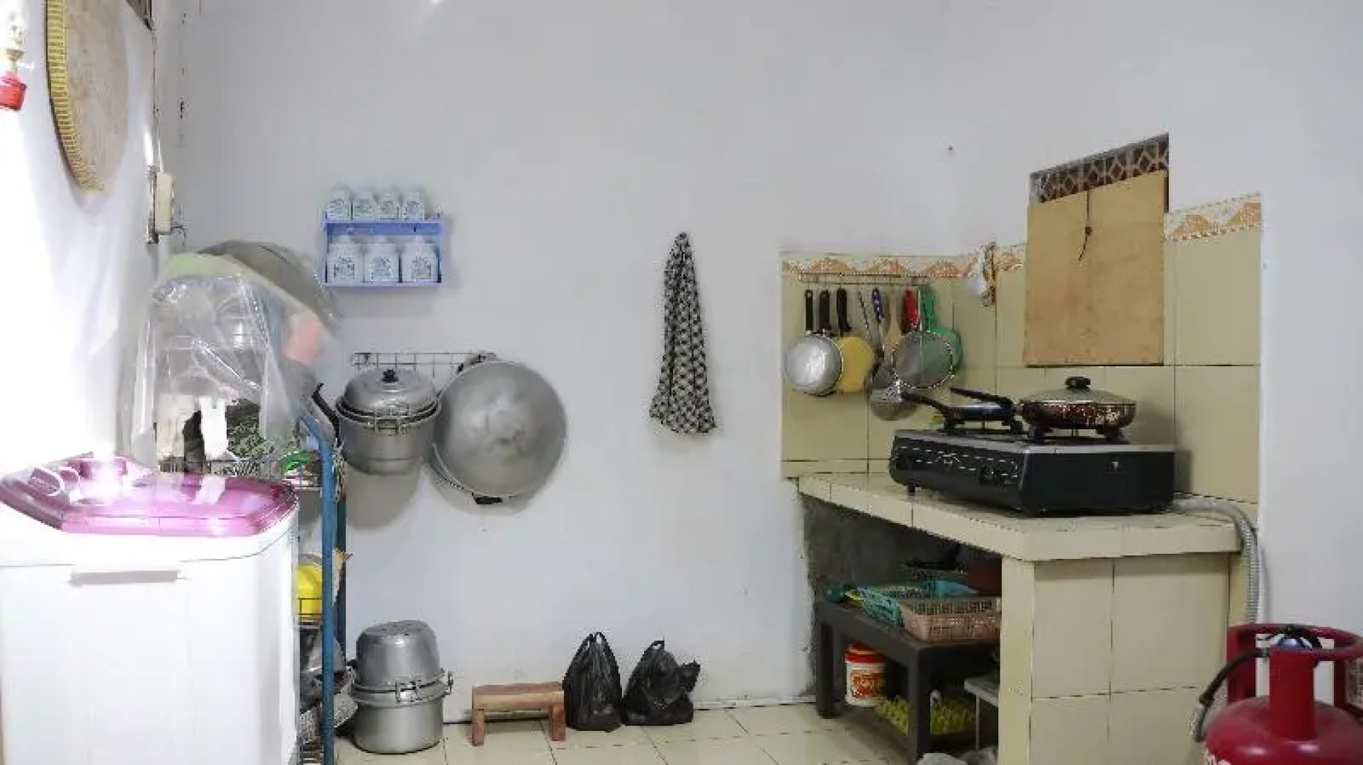 Sutriyanto Homestay by ZUZU