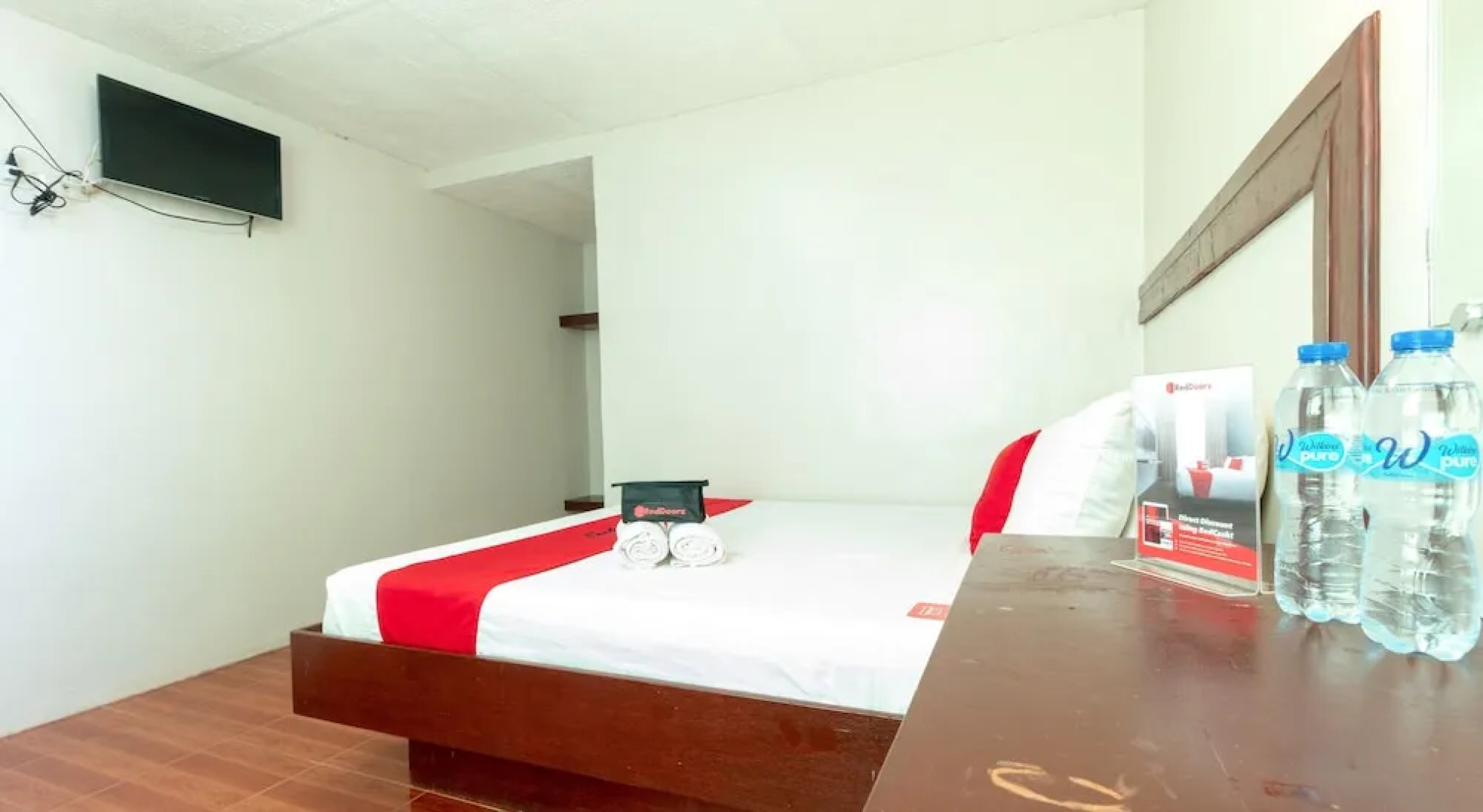 RedDoorz @ Paterno Street Tacloban
