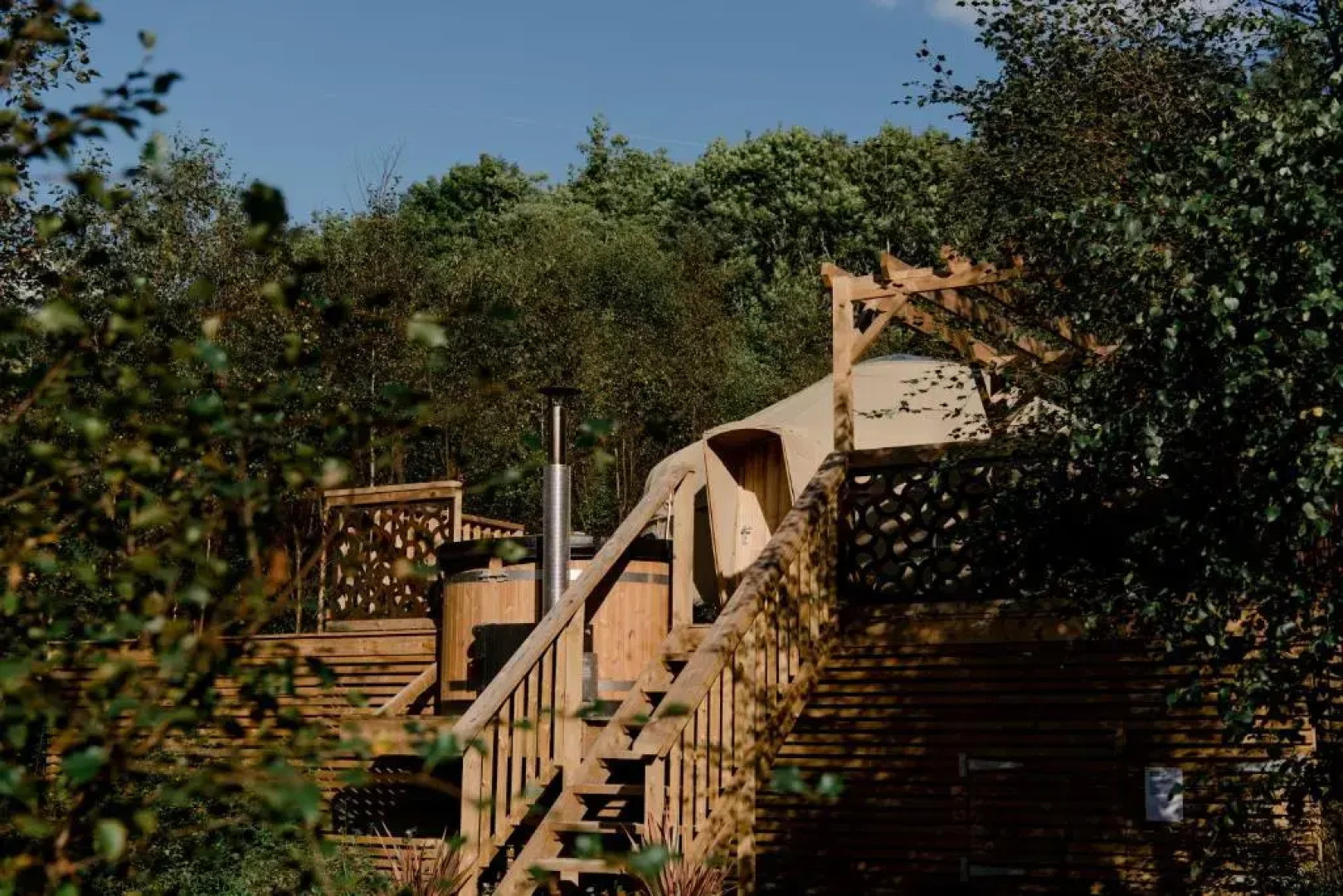 Yurtshire Eavestone Lake