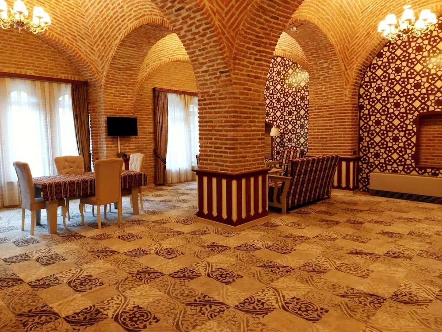 Shah Abbas Karvansaray Hotel