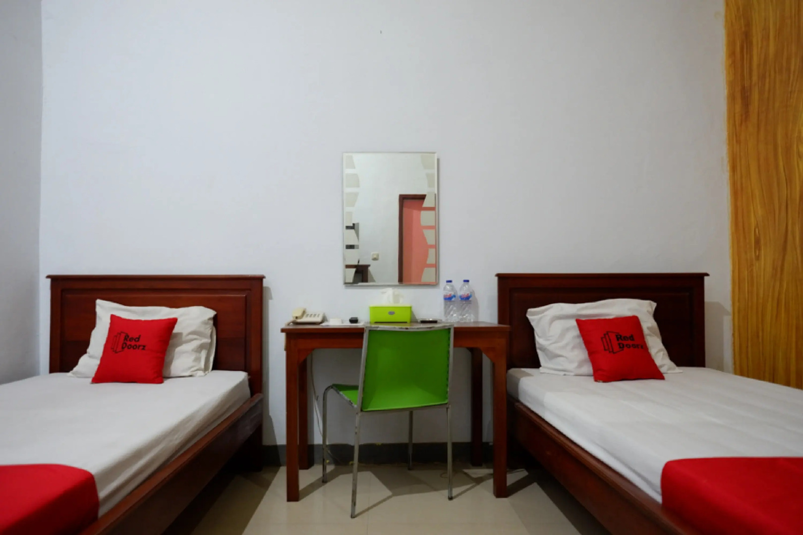 RedDoorz @ Hotel Bravo Pantai Kamali Bau Bau