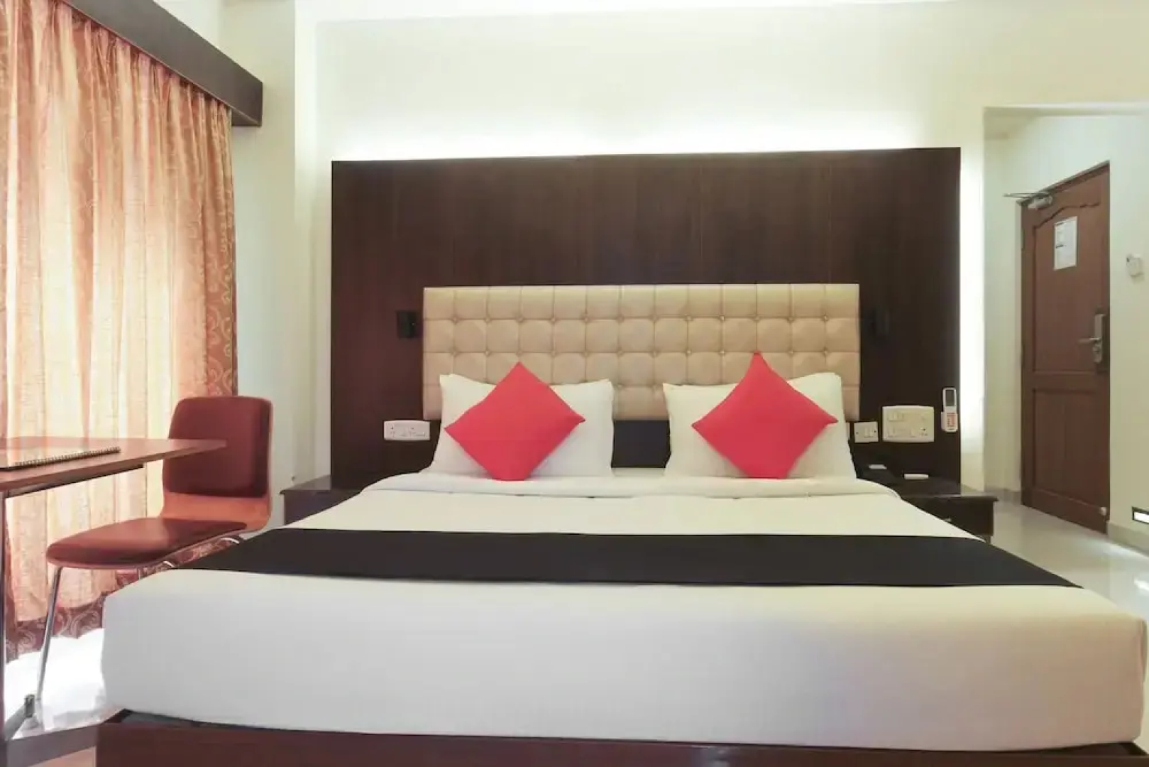 Hotel Saravana Bhavan by OYO Rooms
