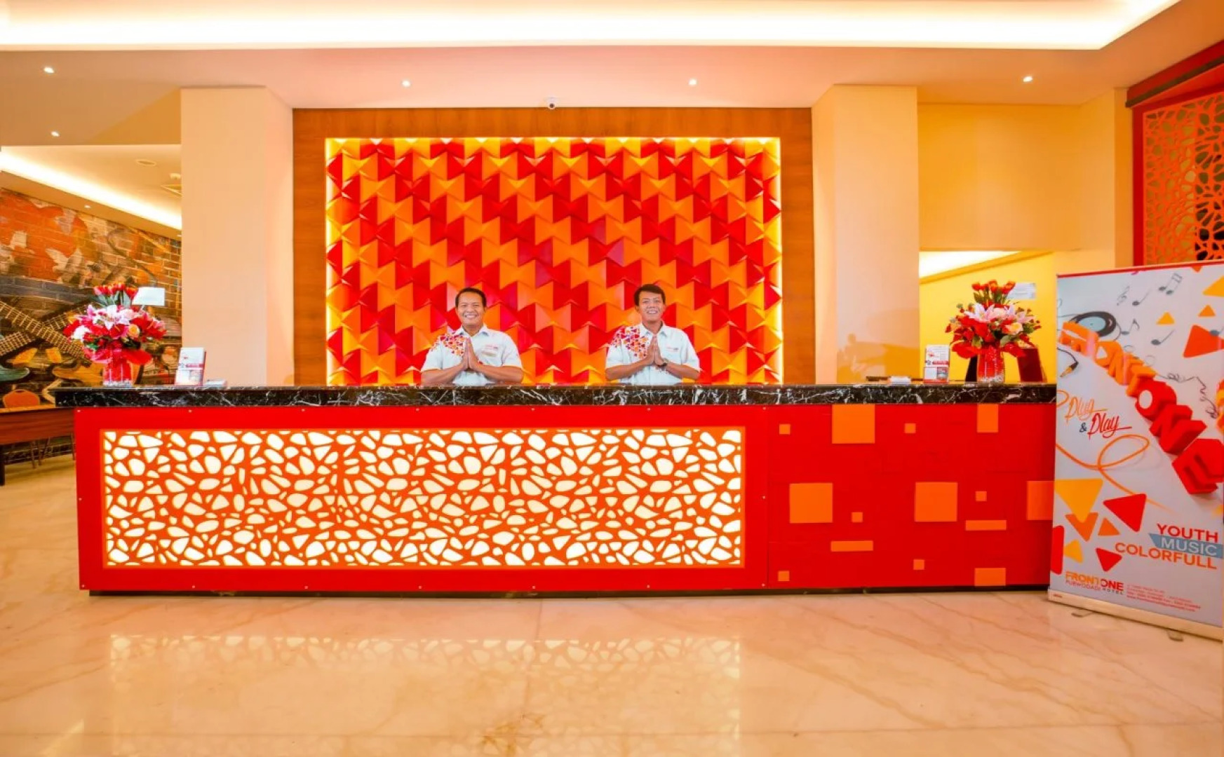 Front One Hotel Purwodadi