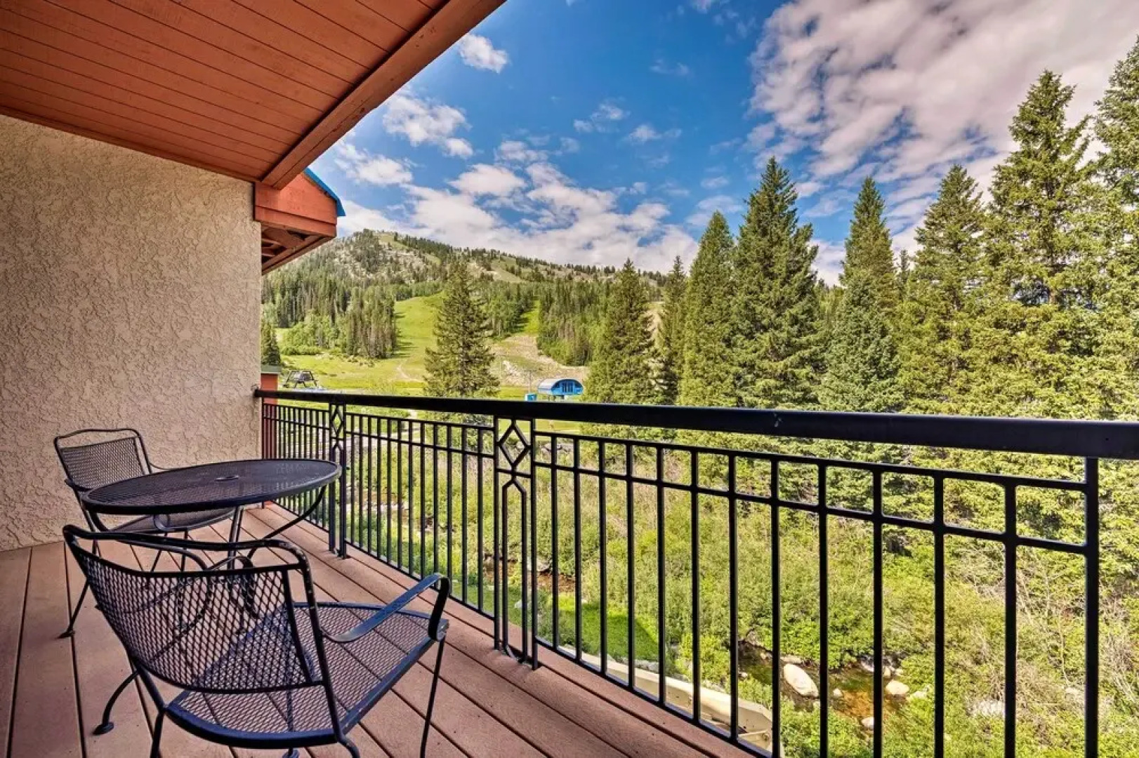 Ski-in/ski-out Solitude Condo w/ Rooftop Hot Tub!