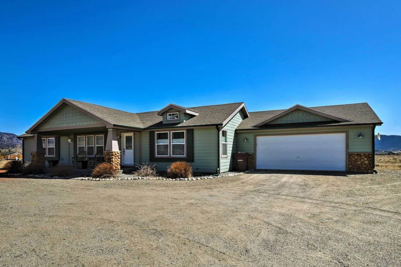 'the Fishing House' Buena Vista Home w/ Mtn Views!
