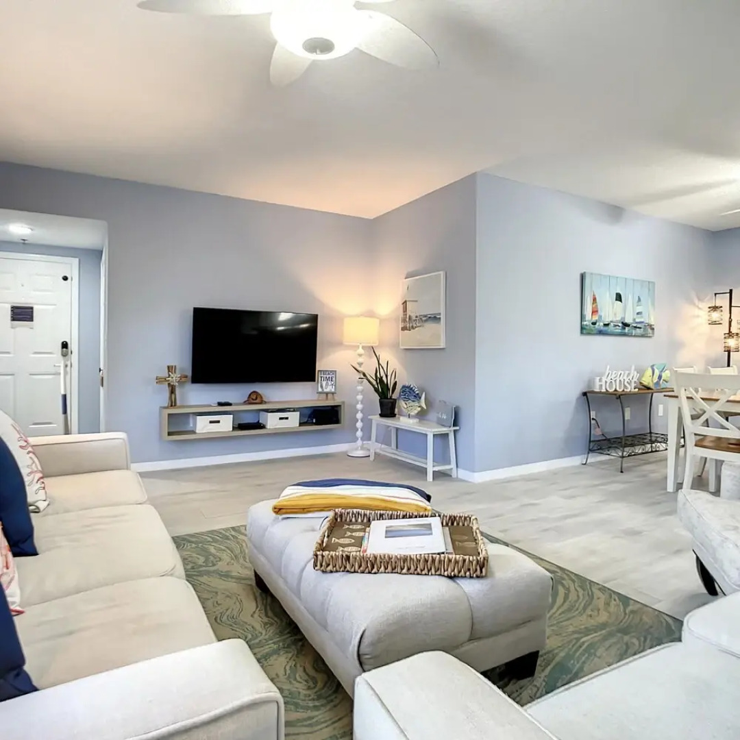 Oceanwalk Jr Penthouse Across From Pool Tennis Shuffleboard Walk to Beach Ow7 207