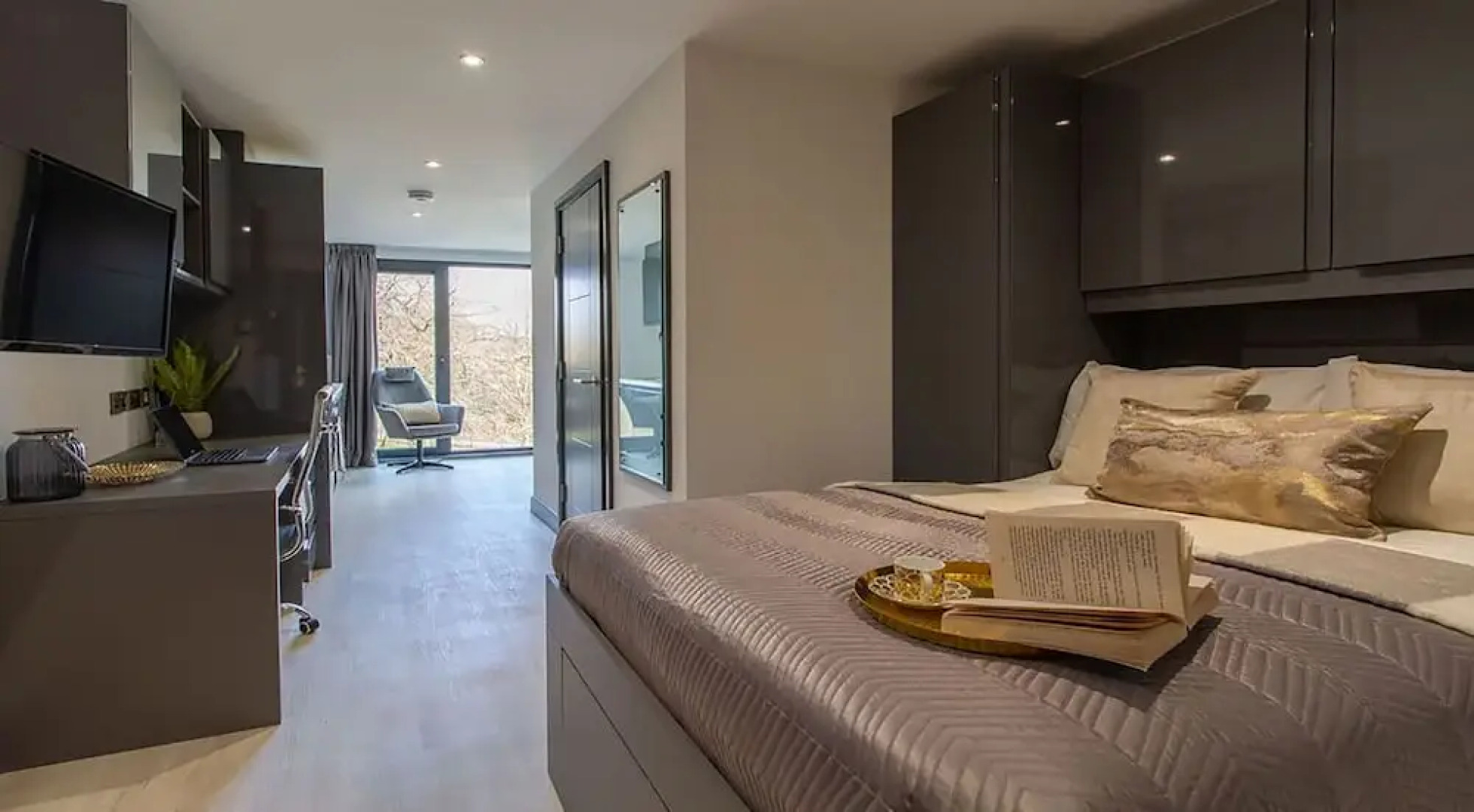 The Residence Coventry by Paymán Club