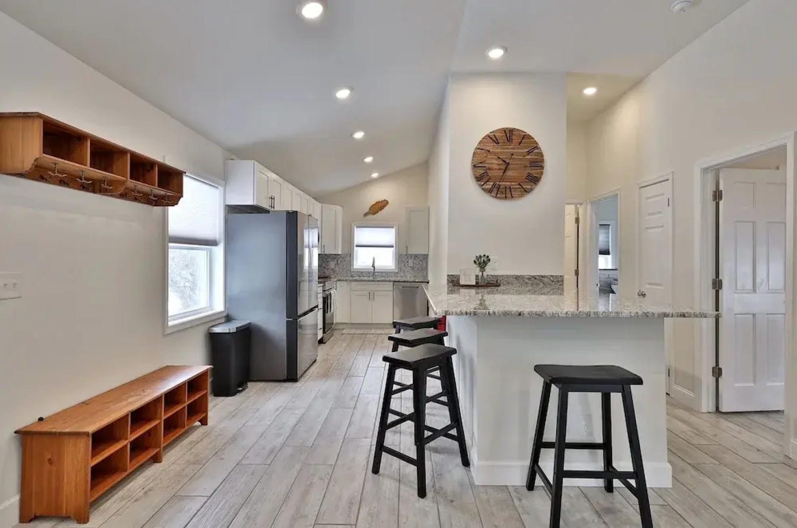 Rutland's Hidden Gem: 2 Br/1ba Renovated Home Close To Everything 2 Bedroom Home