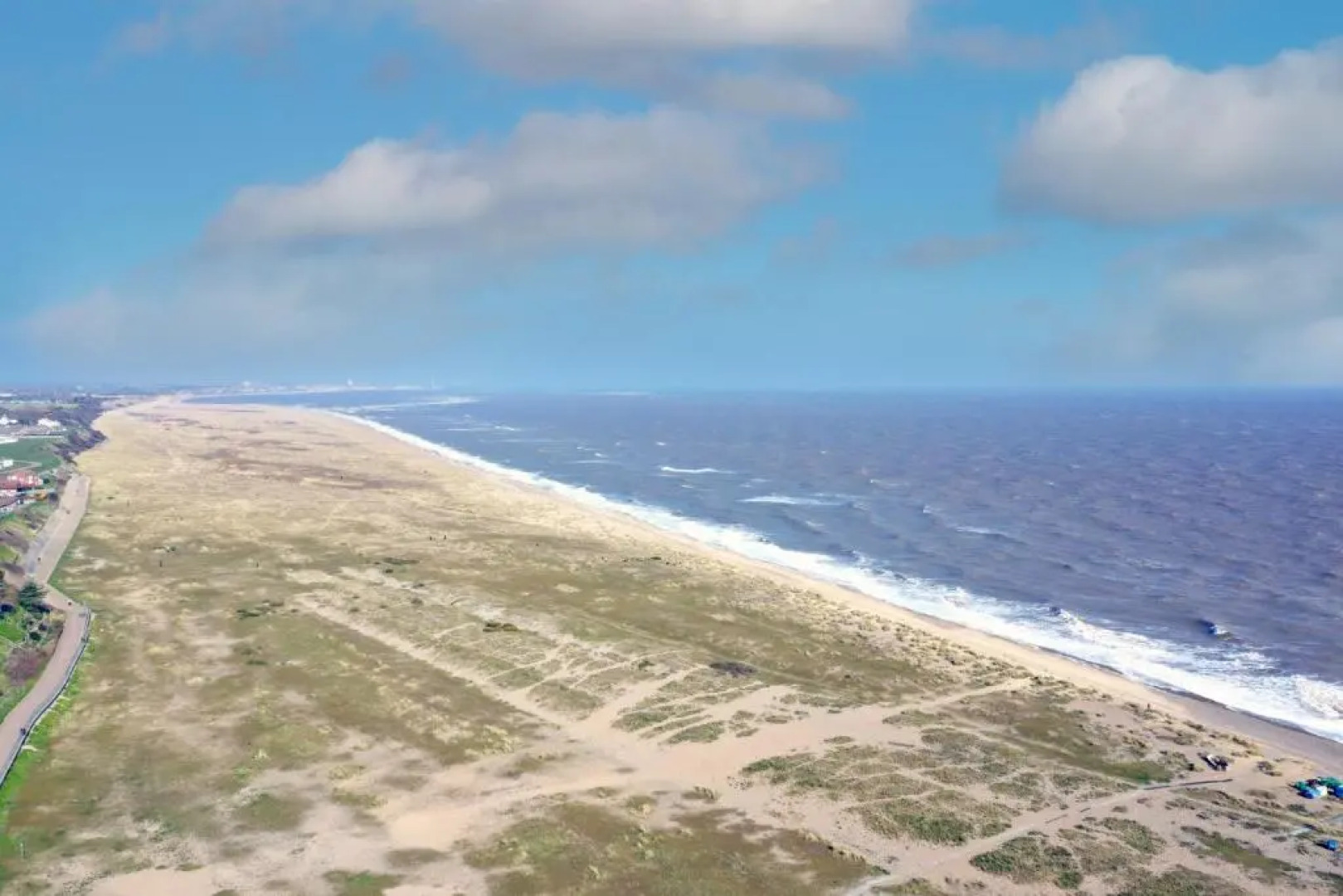 Beach Front 3 Bed Cottage and Hot Tub Kessingland