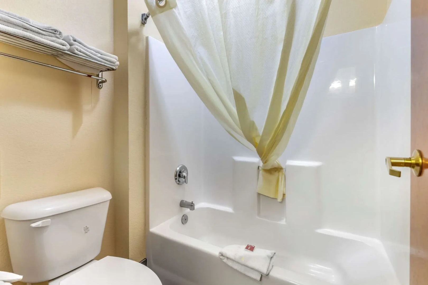 Econo Lodge Brunswick Travel Center