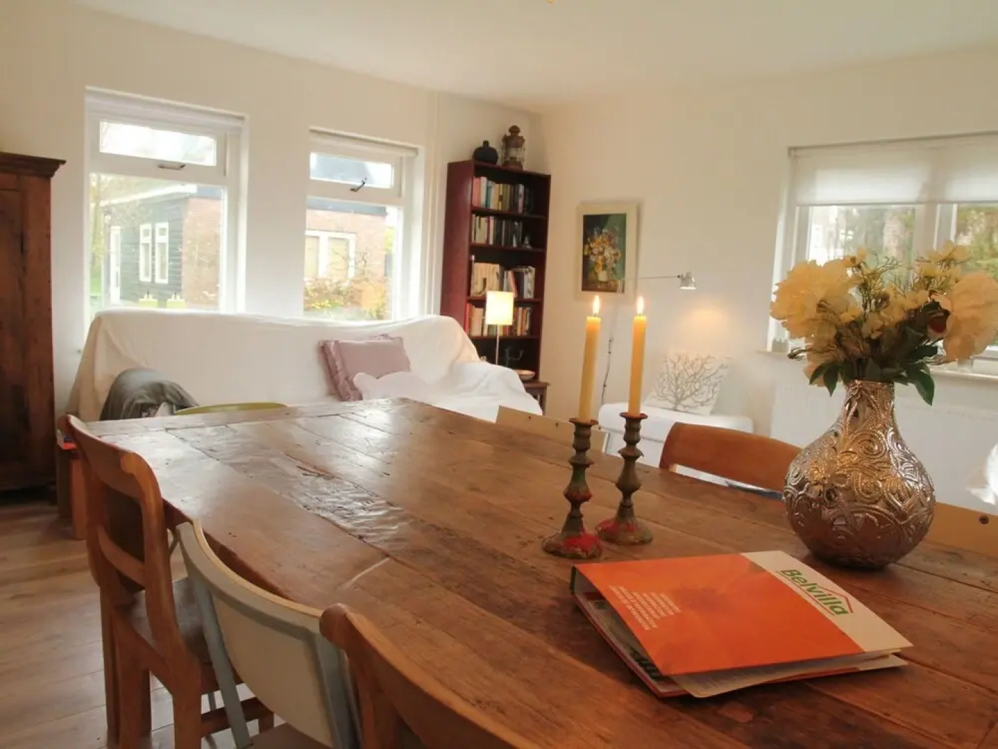 Romantic Holiday Home Directly on the Markermeer Lake with Waterfront Terrace