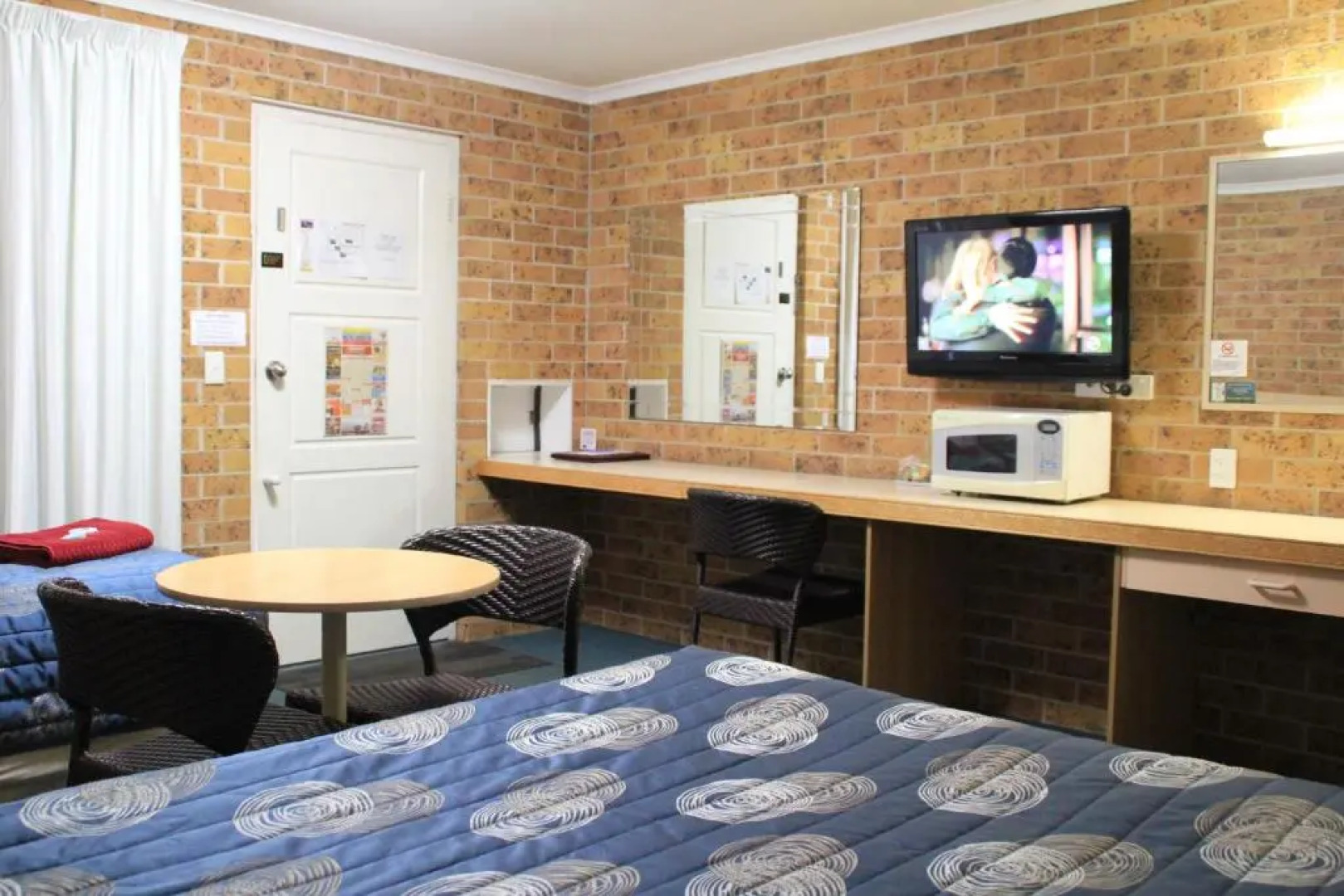 Town & Country Motor Inn