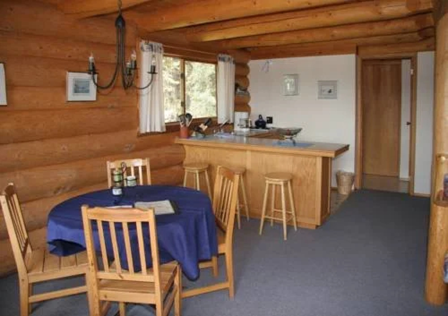 Ten-ee-ah Lodge & Campground