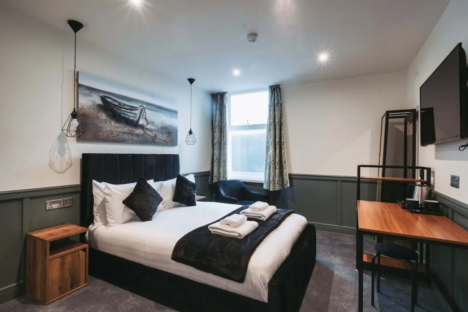 The Royal Bar & Shaker