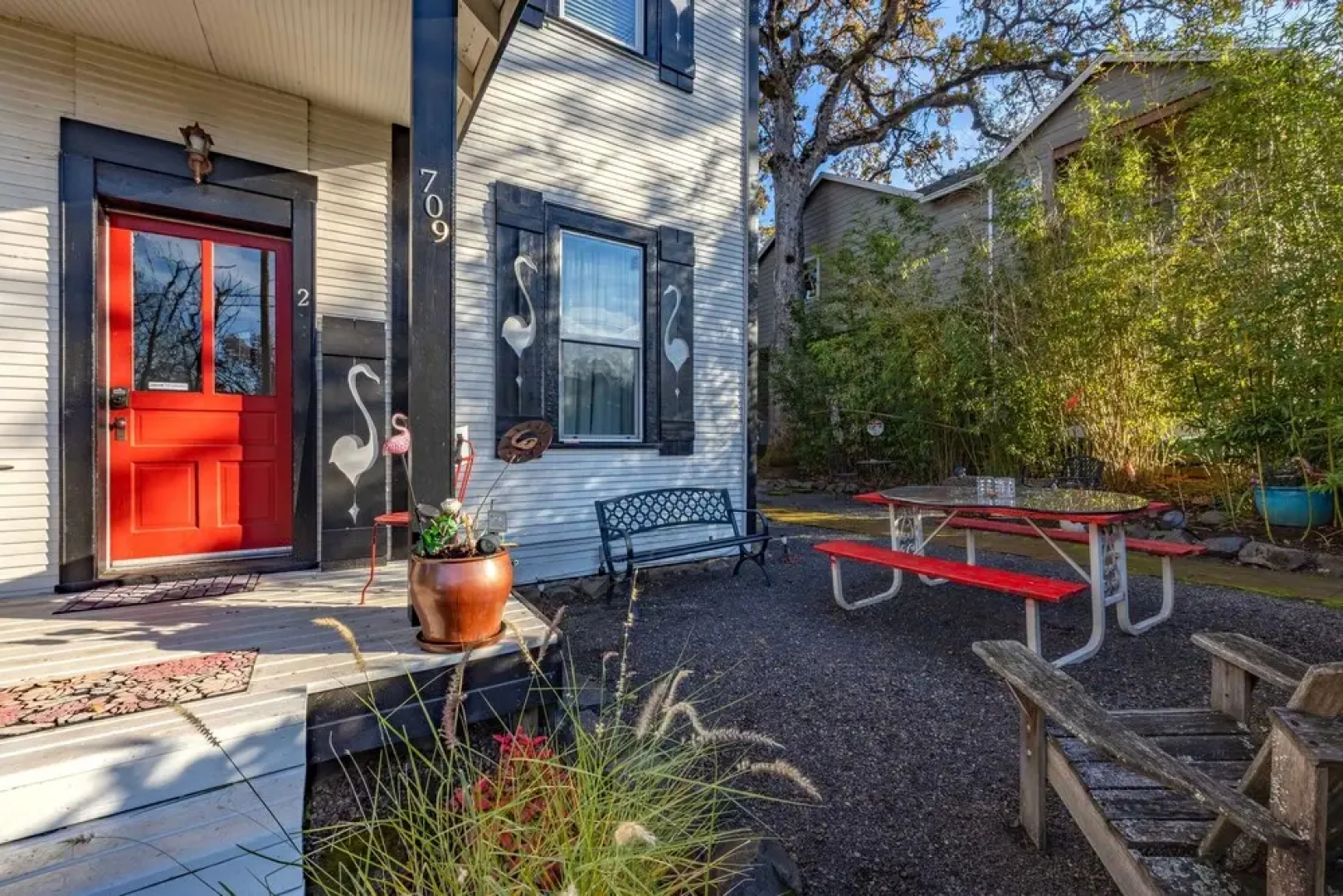 The Front Porch Flat 30 Day Minimum 1 Bedroom Condo by RedAwning