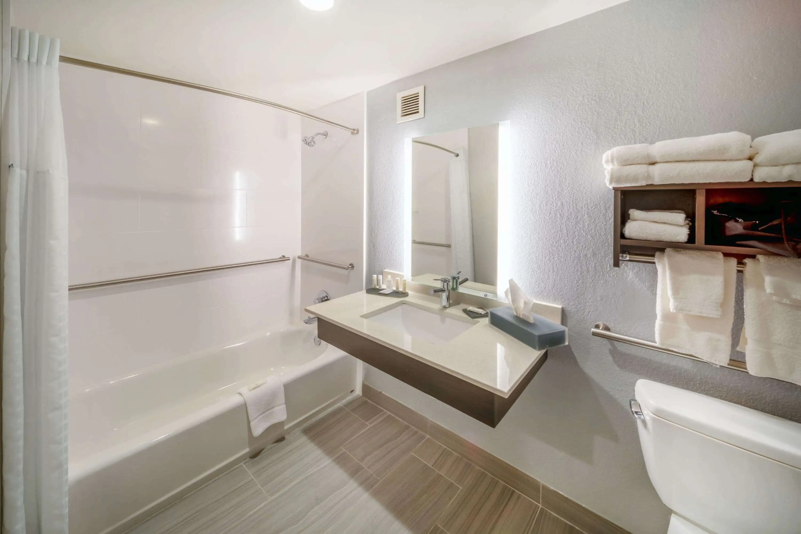La Quinta Inn & Suites by Wyndham Jonesboro