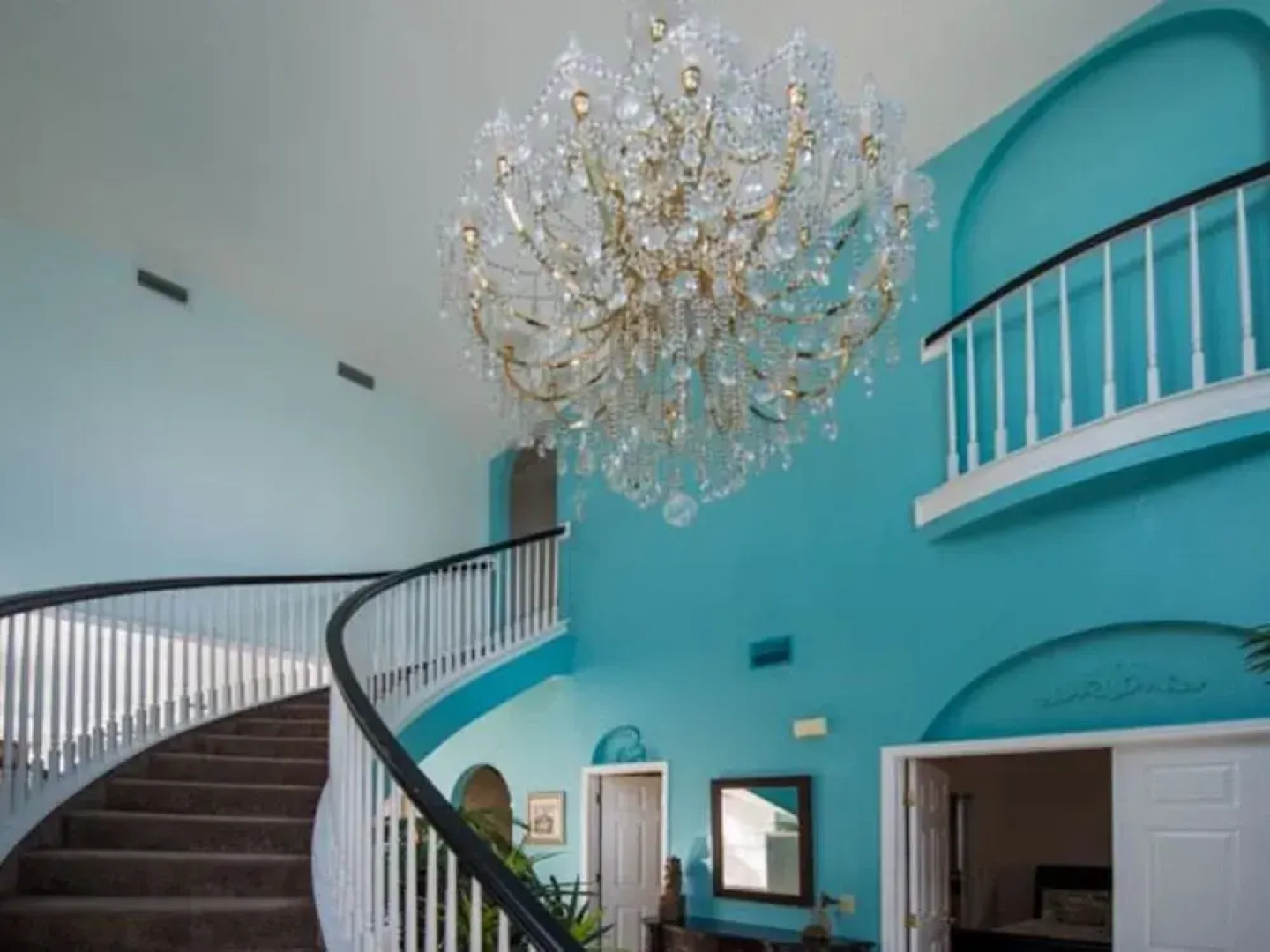 Luxury Beachfront Oasis With Private Pool - Btr 53777