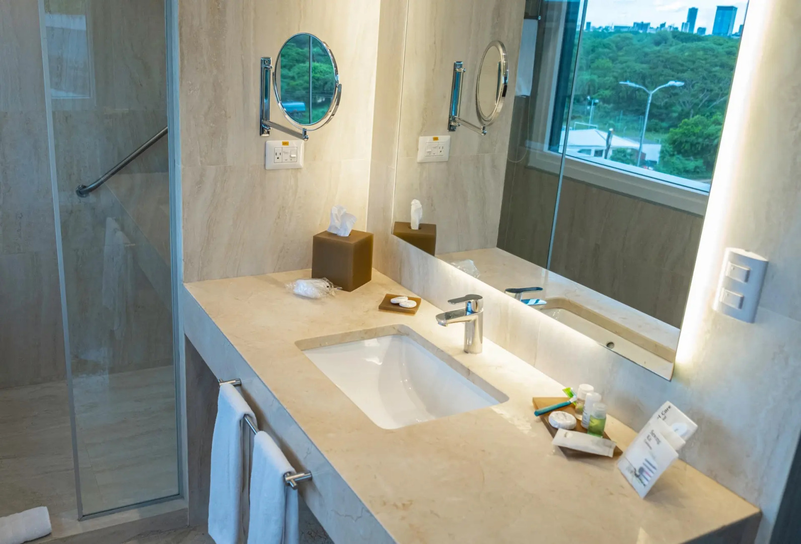 Radisson Hotel Santa Cruz