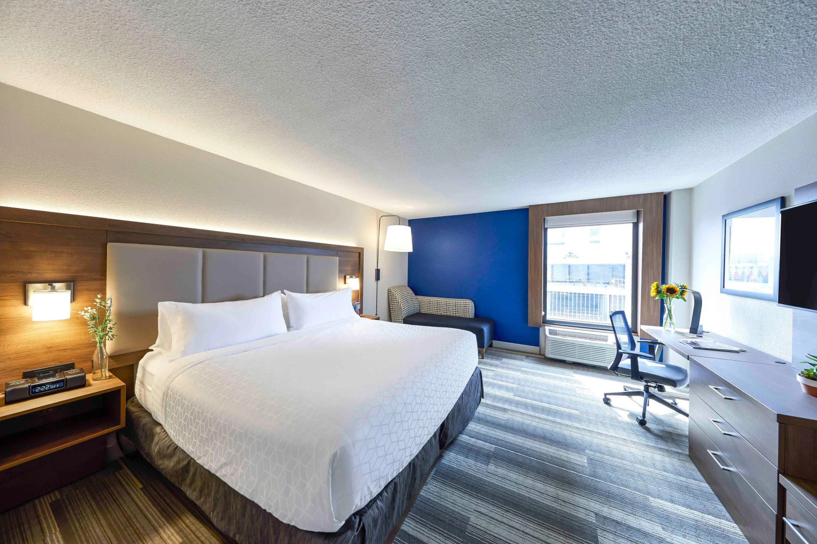 Holiday Inn Express Nashville Downtown - Broadway by IHG