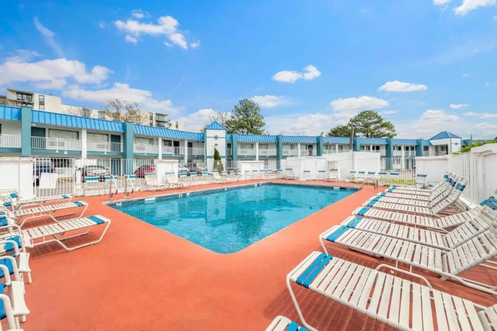 Super 8 by Wyndham Portsmouth - Norfolk