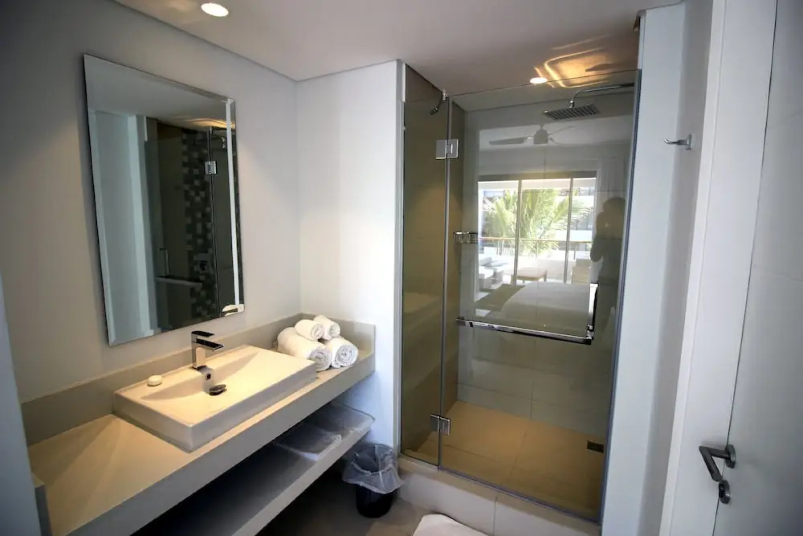 Element Bay II by Horizon Holidays