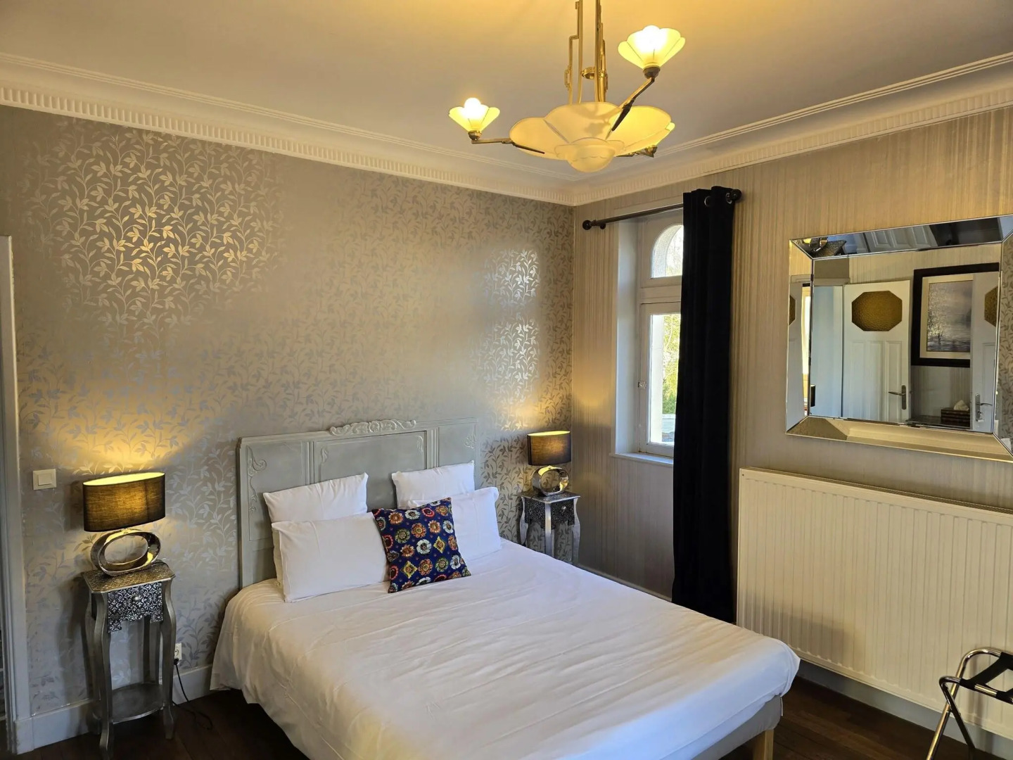 Castel Bayeux Guesthouse