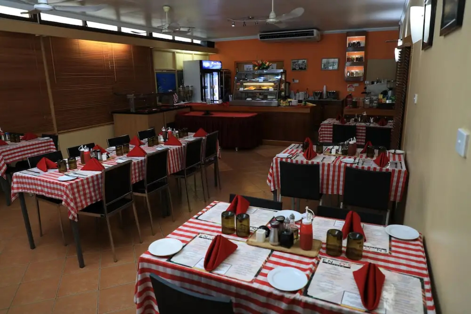 Huon Gulf Hotel & Apartments