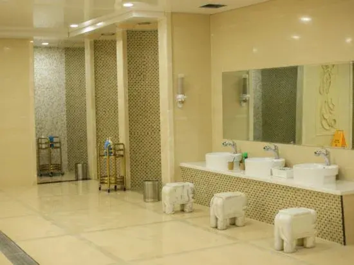 Jinze Hotel