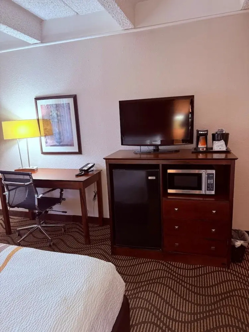 Mountain Valley Inn & Suites