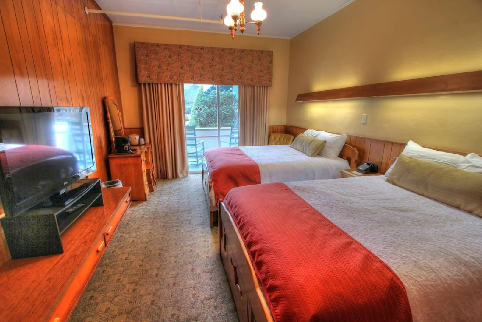The Historic Gatlinburg Inn