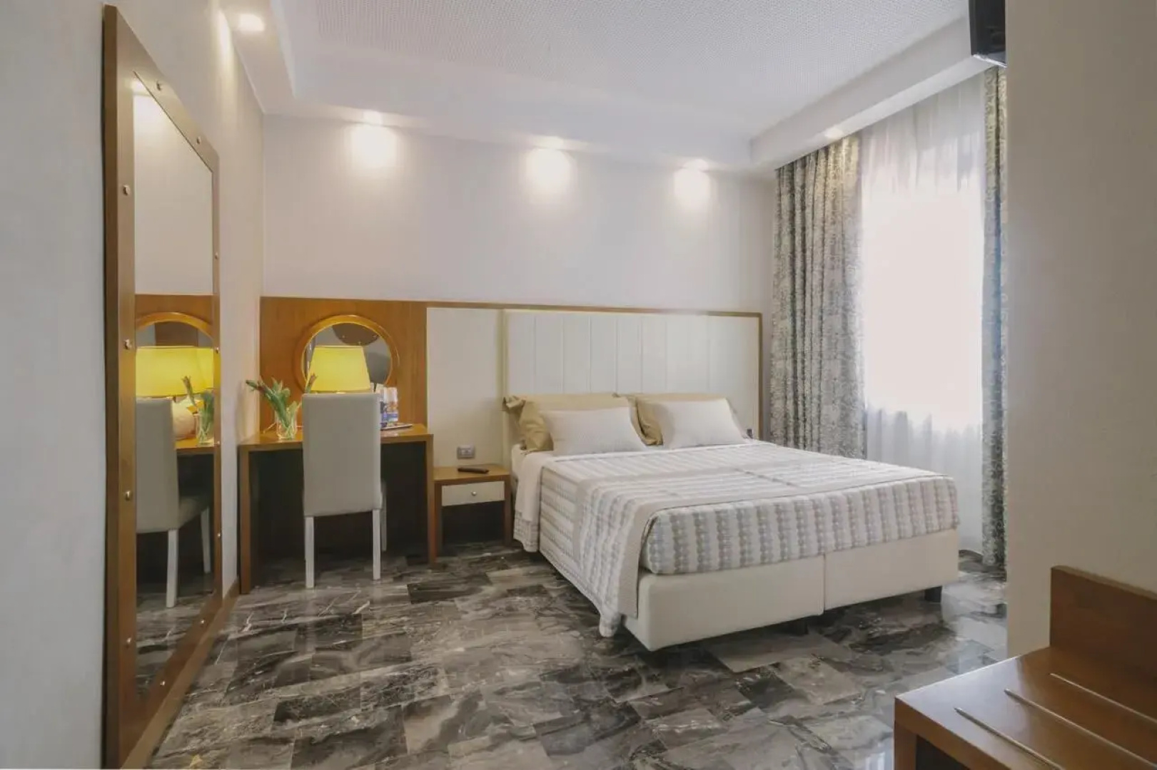 Piccolo Hotel
