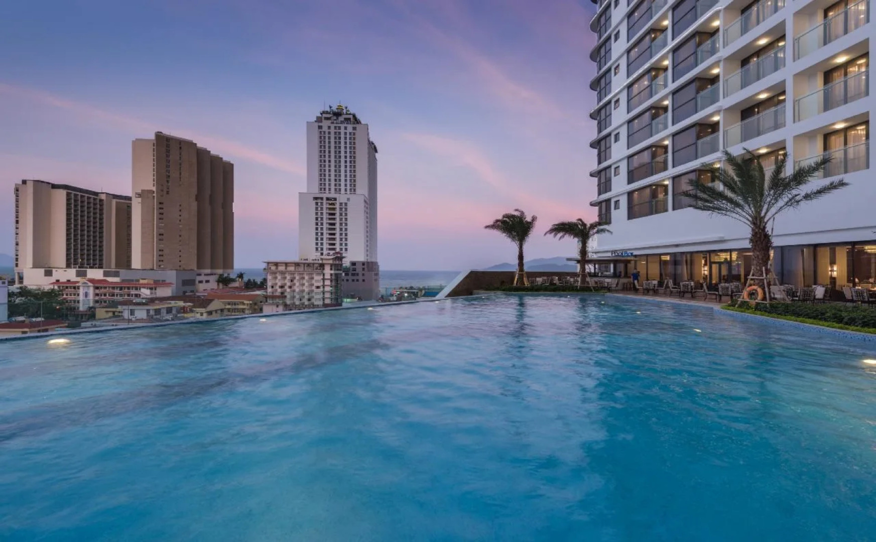 Отель Melia Vinpearl Nha Trang Empire
