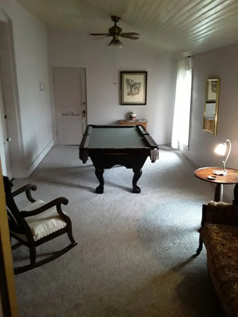 Hall Place Bed & Breakfast