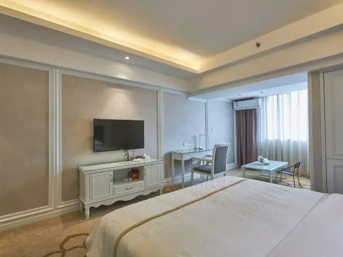 Bi Lian Hua Business Hotel